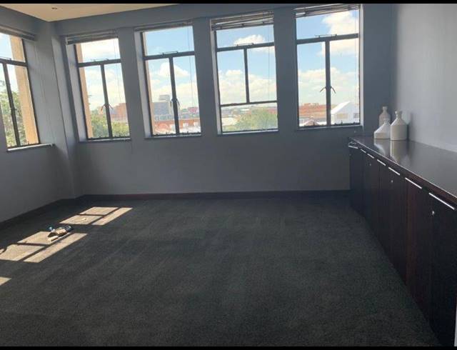 312M² OFFICE FOR SALE IN NEWTOWN